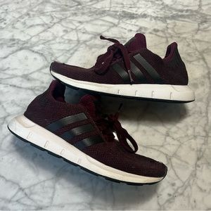 Adidas Swift Run Sz 4 1/2